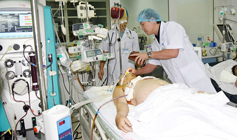 Bảo vệ bệnh viện bị đâm đã qua đời