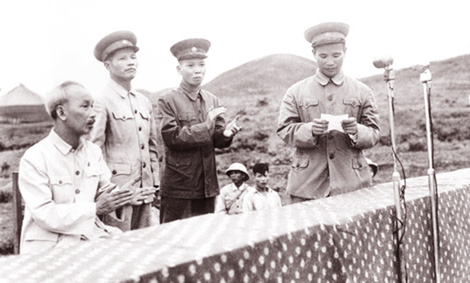 Người luôn tự đổi mới mình