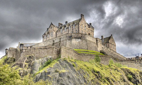 Những lâu đài ma ám và lịch sử đen tối của chúng