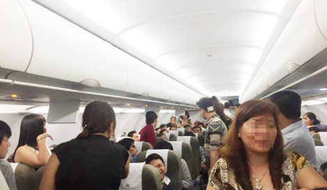 Bị cấm bay vì chửi bới tiếp viên