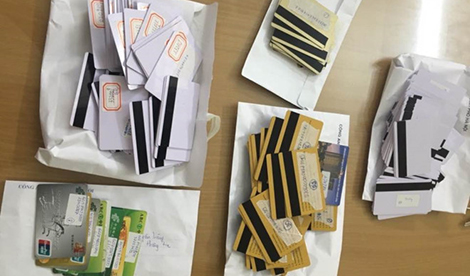 Phát hiện 200 phôi thẻ và nhiều thiết bị để rút tiền tại các cây ATM