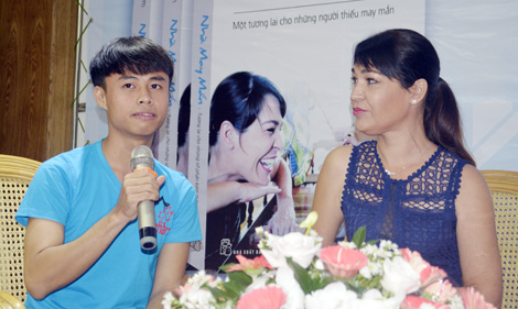 "Món nợ" trái tim của nữ họa sĩ ngoại quốc trên đất Việt