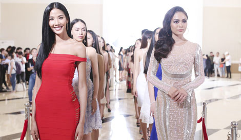 Đường tới vương miện bao xa?