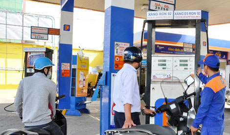 Vì sao xăng E5 chưa hấp dẫn người tiêu dùng? 