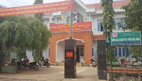 Sai phạm hàng loạt, Bí thư, Chủ tịch thị trấn bị cách chức