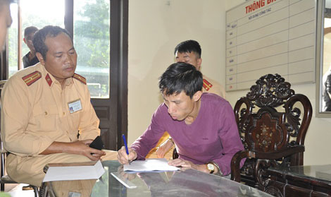 Bắt đối tượng vận chuyển 30 bánh heroin trên cao tốc Hà Nội – Thái Nguyên