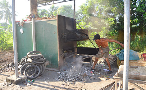 Tạm ngưng hoạt động 2 lò đốt rác thải khí độc ra môi trường