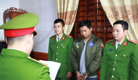 Bắt tạm giam đứa con bất hiếu đánh cha ruột 