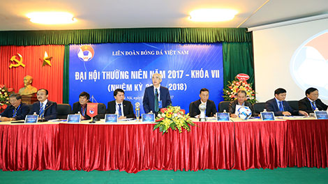 Khi người cũ “điểm huyệt” Liên đoàn