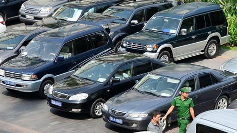 Khoán kinh phí sử dụng xe và nhà công vụ