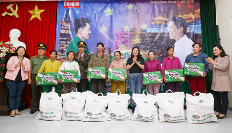 Thay mặt gửi tình miền Trung   