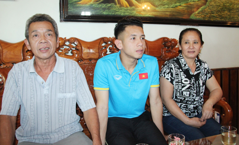 6 tuyển thủ U23 Việt Nam thi đấu giao hữu tại Bình Phước 