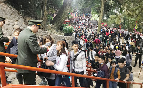 Người dân cùng giám sát tái sử dụng phí tham quan Yên Tử