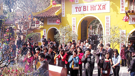 Đầu năm lên chùa