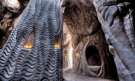 Ngắm tuyệt tác nghệ thuật không thể tinh tế hơn dưới sa mạc nóng bỏng