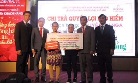 Prudential chi trả gần 1,5 tỷ đồng quyền lợi bảo hiểm cho khách hàng