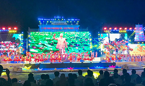 Hải Phòng rực rỡ Lễ hội Hoa Phượng Đỏ