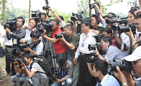 Gian nan đi tìm sự thật