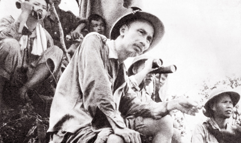 Người giữ những khoảnh khắc đẹp về Bác Hồ