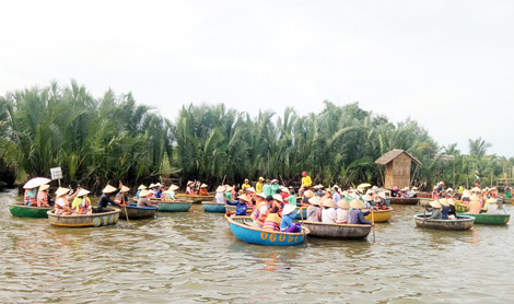 Cần dẹp bỏ tình trạng “vũ trường di động” trong rừng dừa Bảy Mẫu