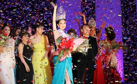 Bọt bèo vương miện ao làng