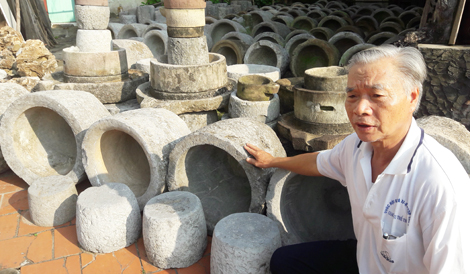 Người có thú sưu tập cối đá