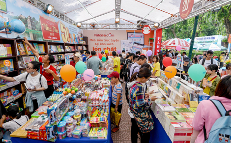 Hãy xứng tầm với công chúng Việt Nam trước đã