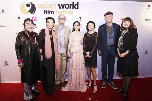 Ca sĩ Hà Phương: “Đi tìm Julie” hay hành trình tìm về cội Việt trên đất Mỹ