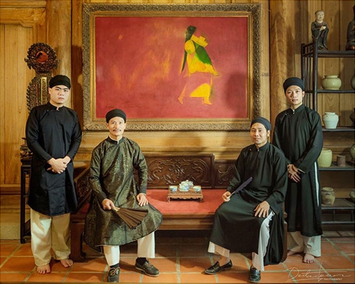 Quảng bá áo dài nam truyền thống trên lịch Tết