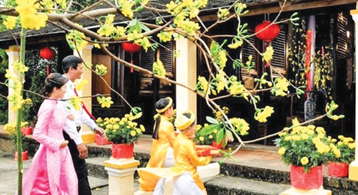 Di sản Tết - nguồn tài nguyên cần được chưng cất, gìn giữ