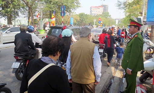 Để một mùa lễ hội an toàn cho khách hành hương