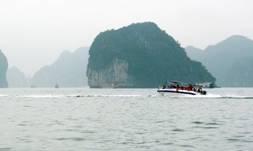 Tạm thời dừng hoạt động 41 xuồng cao tốc chở khách trên vịnh Hạ Long