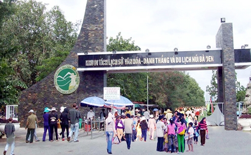 Uy linh trời tạc một tòa nên thơ  