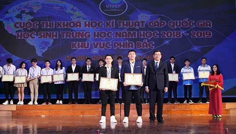 Bộ GD&ĐT sẽ chấm thẩm định lại các đề tài đoạt giải mà phụ huynh phản ánh