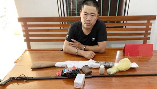 Mở xưởng gỗ để... chế tạo, mua bán súng