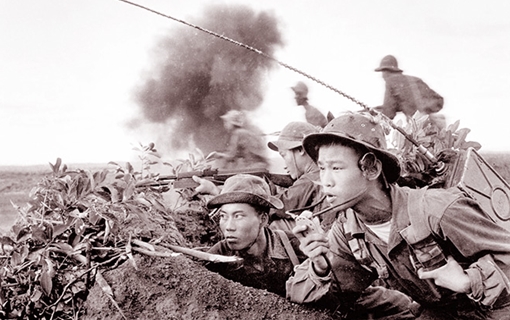 Từ ảnh gặp người