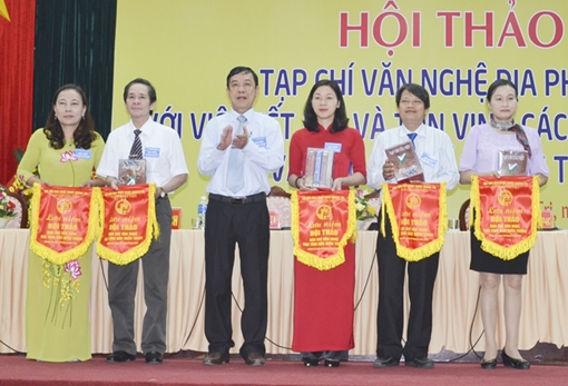 Sứ mệnh nhà thơ với trái tim biển, đảo