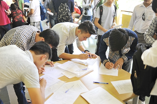 Trường đại học “chạy đua” xét tuyển học bạ