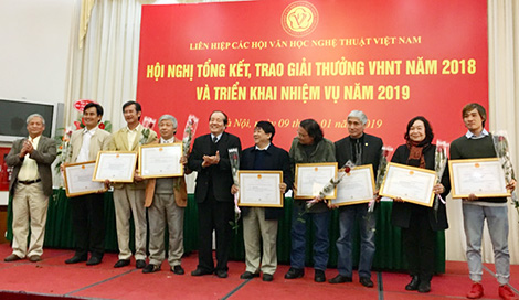 Trách nhiệm xã hội của văn nghệ sĩ