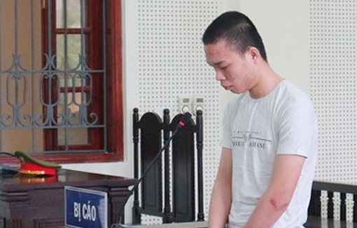 Ông bố tàn ác ném con mới sinh xuống giếng tử vong