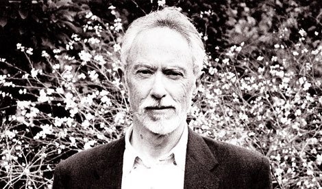 Nhà văn làm nghề gì?