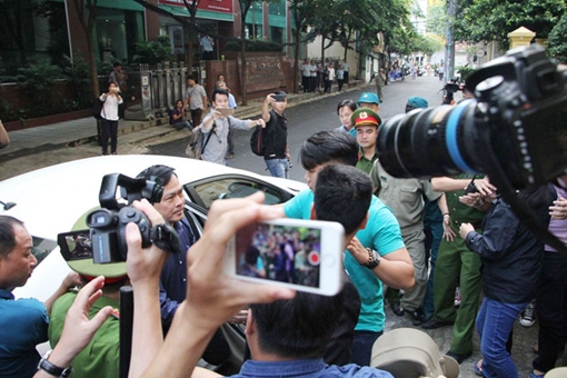 Mạng xã hội và câu chuyện truyền thông dễ dãi