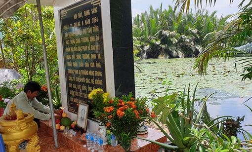 Sáng bừng “Đám lá tối trời”