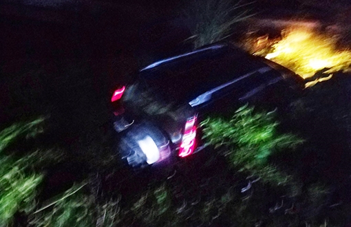 Xe 7 chỗ lao xuống ruộng, tài xế chết tại chỗ, 2 người bị thương