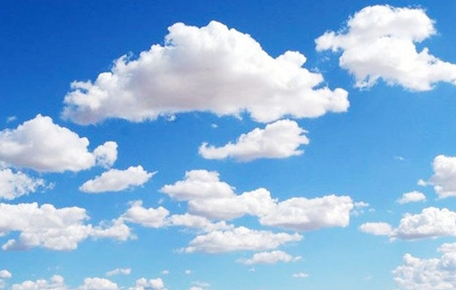 Những đám mây trắng như tấm kẻ ô liên tiếp nhau trên bầu trời rộng, tạo thành một khung cảnh rực rỡ và bình yên. Hãy cùng nhau trải nghiệm và thưởng thức khung cảnh tuyệt đẹp này nhé!