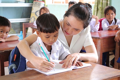 Mong một mùa gieo chữ bớt gian nan