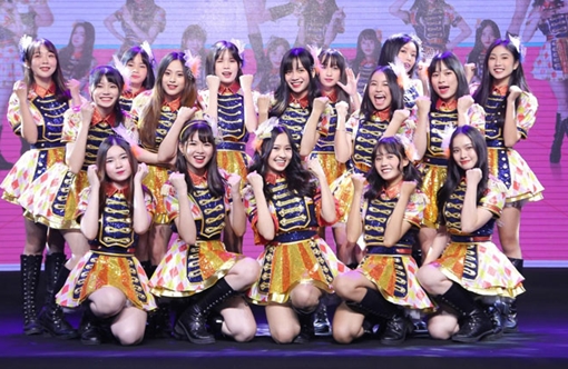 Làm bản sao xứ người, nhóm nhạc Việt có đi được đường dài?