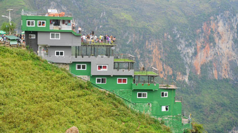 Làm sao có thể quen..."ăn sạn"?