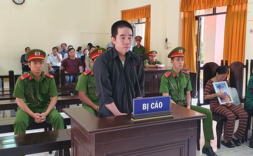 Mâu thuẫn khi xây mộ, người chết kẻ vào tù