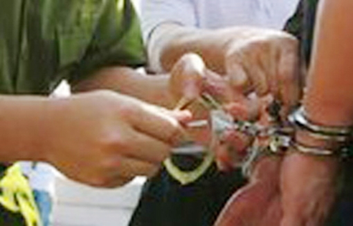 Bịt mặt, khống chế nữ bảo vệ cướp xe máy giữa ban ngày